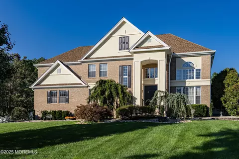 28 Stonehenge Ct, Jackson, NJ 08527