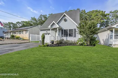 54 Baywood Blvd, Brick, NJ 08723