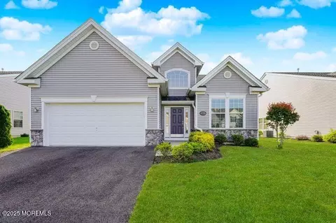 11 Starry Ln, Barnegat, NJ 08005