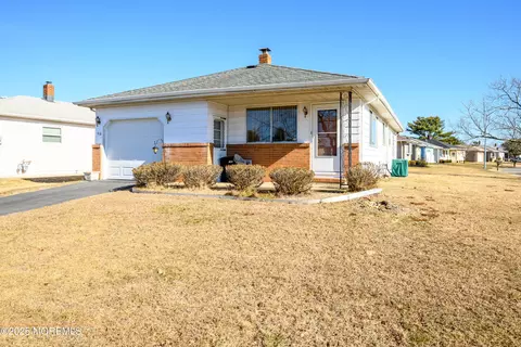 910 Jamaica Blvd, Toms River, NJ 08757