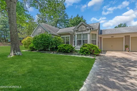 1242 Thornbury Ln #A, Manchester, NJ 08759