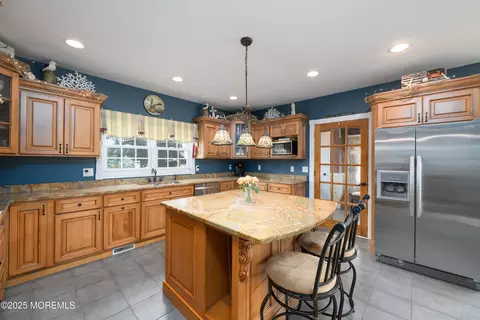 41 Cedar St, Keyport, NJ 07735