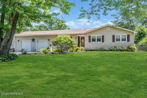 531 Parkwood Ave, Toms River, NJ 08753