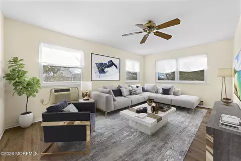 768 Hudson Pkwy # D, Whiting, NJ 08759