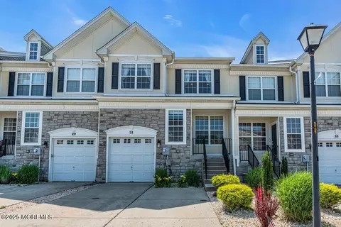 31 Brookfield Dr, Jackson, NJ 08527
