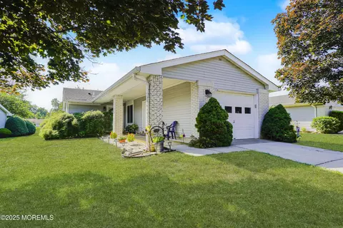 732 Ralston Plz #732A, Monroe, NJ 08831