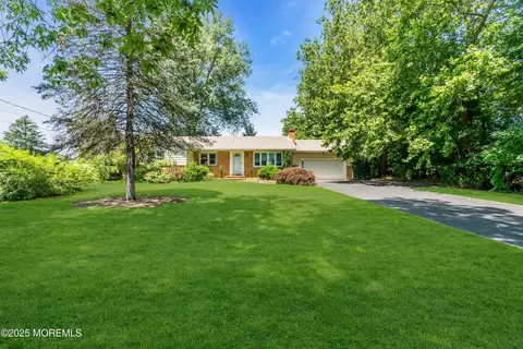 198 Burlington Path Rd, Cream Ridge, NJ 08514