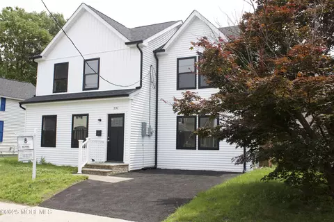 131 3rd St, Keyport, NJ 07735