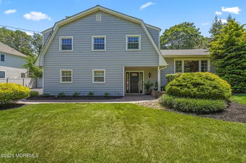 45 Weston Pl, Eatontown, NJ 07724