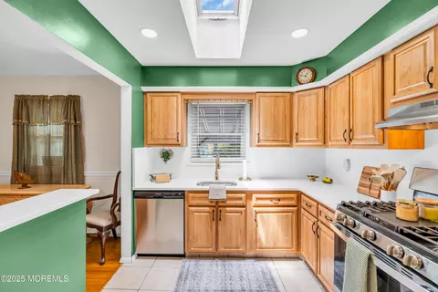 106 Northumberland Dr, Toms River, NJ 08757