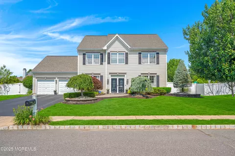 110 Plumstead Dr, Freehold, NJ 07728