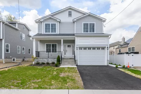 128 Church St, Keyport, NJ 07735
