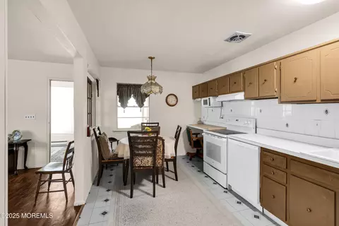 Kitchen - 197 Laurel Pl #A, Whiting, NJ 08759 photo 2 of 2
