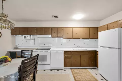 Kitchen - 197 Laurel Pl #A, Whiting, NJ 08759 photo 1 of 2