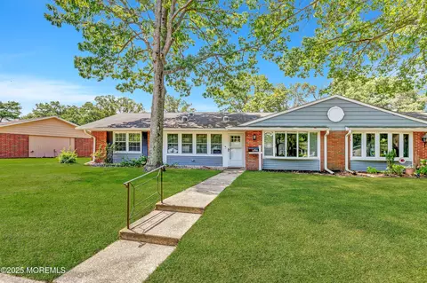 452 Portsmouth Dr # A, Lakewood, NJ 08701