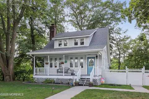 29 Lake Blvd, Matawan, NJ 07747
