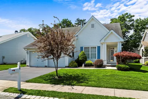 26 Fountain View Dr, Barnegat, NJ 08005