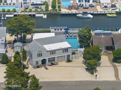 44 Harbor Ln, Long Beach Township, NJ 08008