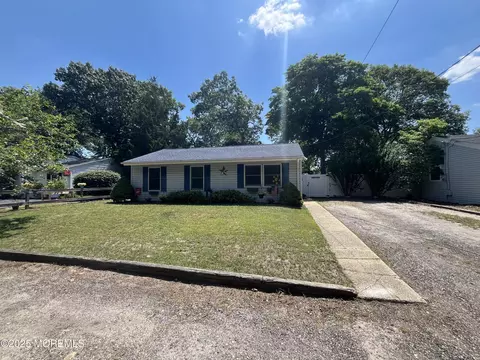 204 2nd St, Barnegat, NJ 08005
