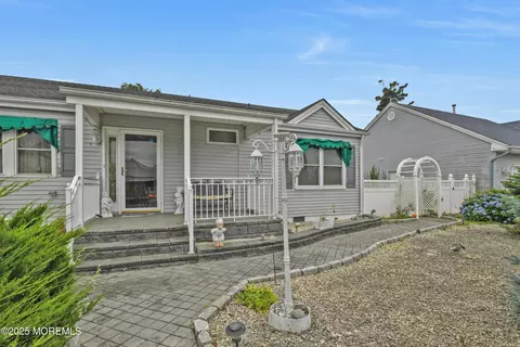 111 Fernwood Ln, Forked River, NJ 08731