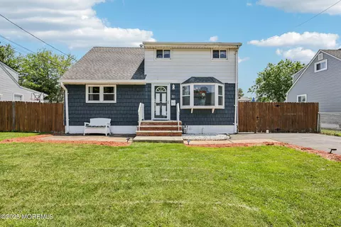 30 Clark Pl, Avenel, NJ 07001