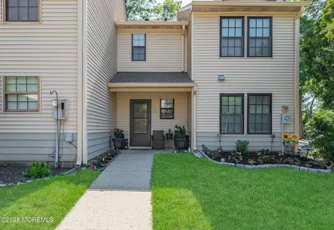 1207 Dahlia Ct, Jackson, NJ 08527
