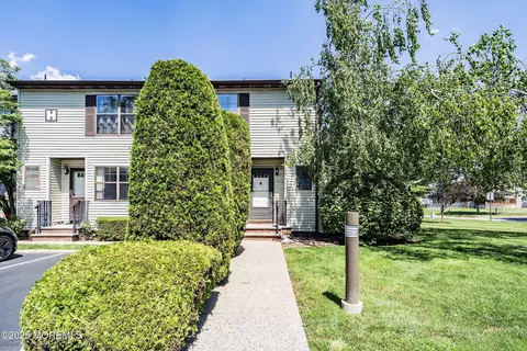 711 Orlando St #711, Edison, NJ 08817