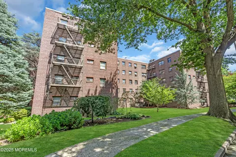 3081 Edwin Ave #3081, Fort Lee, NJ 07024