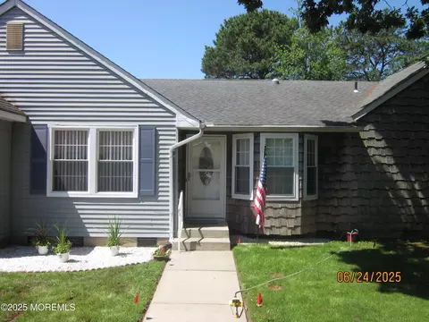 13 Alpine Rd # C, Manchester, NJ 08759