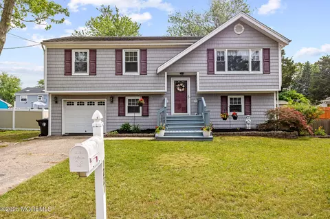 1221 Bewick St, Toms River, NJ 08753
