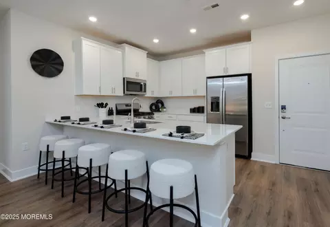 28203 Radford Ct, Monroe, NJ 08831
