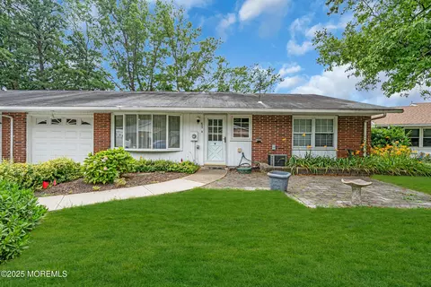 633 Huntington Dr # A, Lakewood, NJ 08701