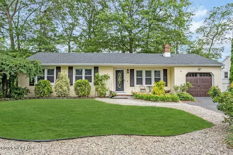 1267 Spruce St, Forked River, NJ 08731