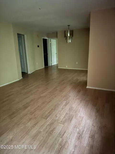 71 Overlook Way #H, Manalapan, NJ 07726