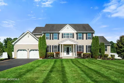 10 Rolling Meadows Ct, Millstone, NJ 08510