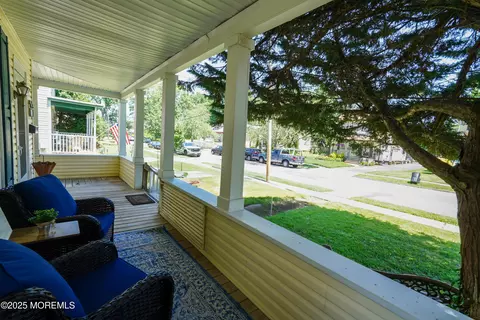 51 W George St, Freehold, NJ 07728