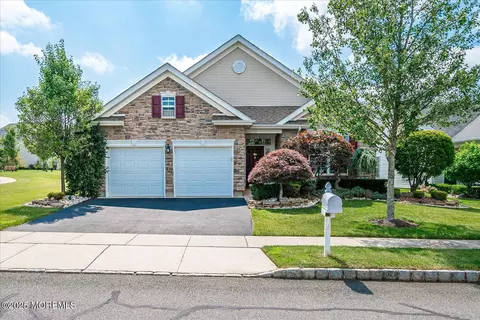 90 Wintergreen Dr, Manalapan, NJ 07726