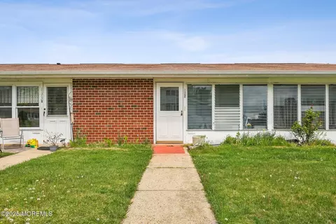 1175 Clydebank Ct # C, Lakewood, NJ 08701
