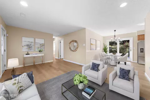 43 Walnut St, Little Egg Harbor, NJ 08087
