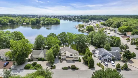35 Tahoe Ln, Stafford, NJ 08050