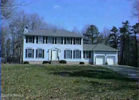10 Brentwood Dr, Jackson, NJ 08527