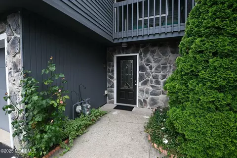 16 Devon Ct, Spring Lake Heights, NJ 07762