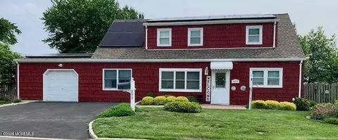 899 Tenth St, Union Beach, NJ 07735