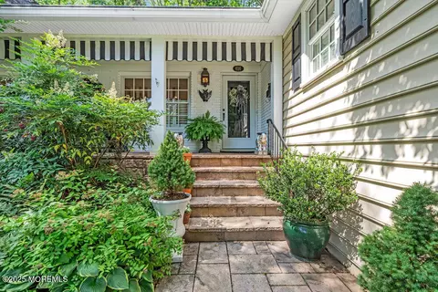 616 Valley Rd, Brielle, NJ 08730