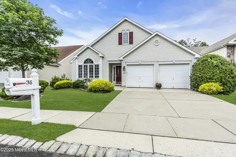 36 Medinah Ct, Jackson, NJ 08527