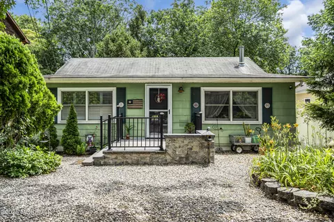 198 W End Ave, Toms River, NJ 08753
