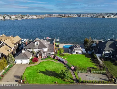 292 Dutchmans Point Rd, Mantoloking, NJ 08738