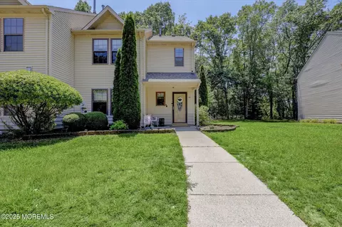 95 Azalea Cir, Jackson, NJ 08527