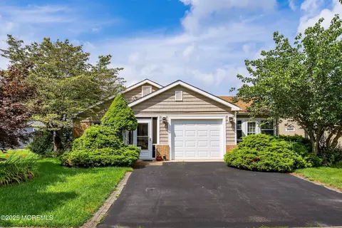 32 Saint Paul Pl, Manchester, NJ 08759