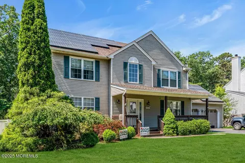 34 Teakwood Dr, Jackson, NJ 08527